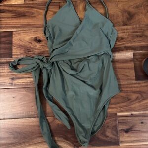 Large, green, Aerie Wrap one piece